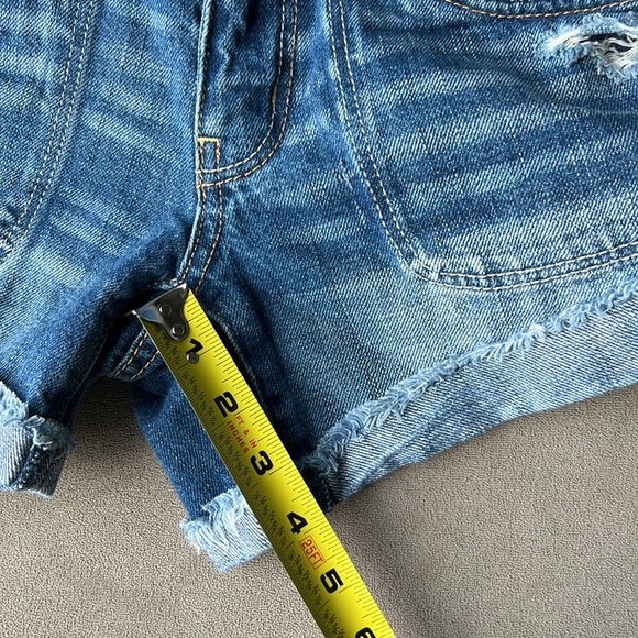 American Eagle distressed jean shorts size 6 B21 - Picture 8 of 10